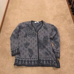 𝅺Camela paisley button down sweater